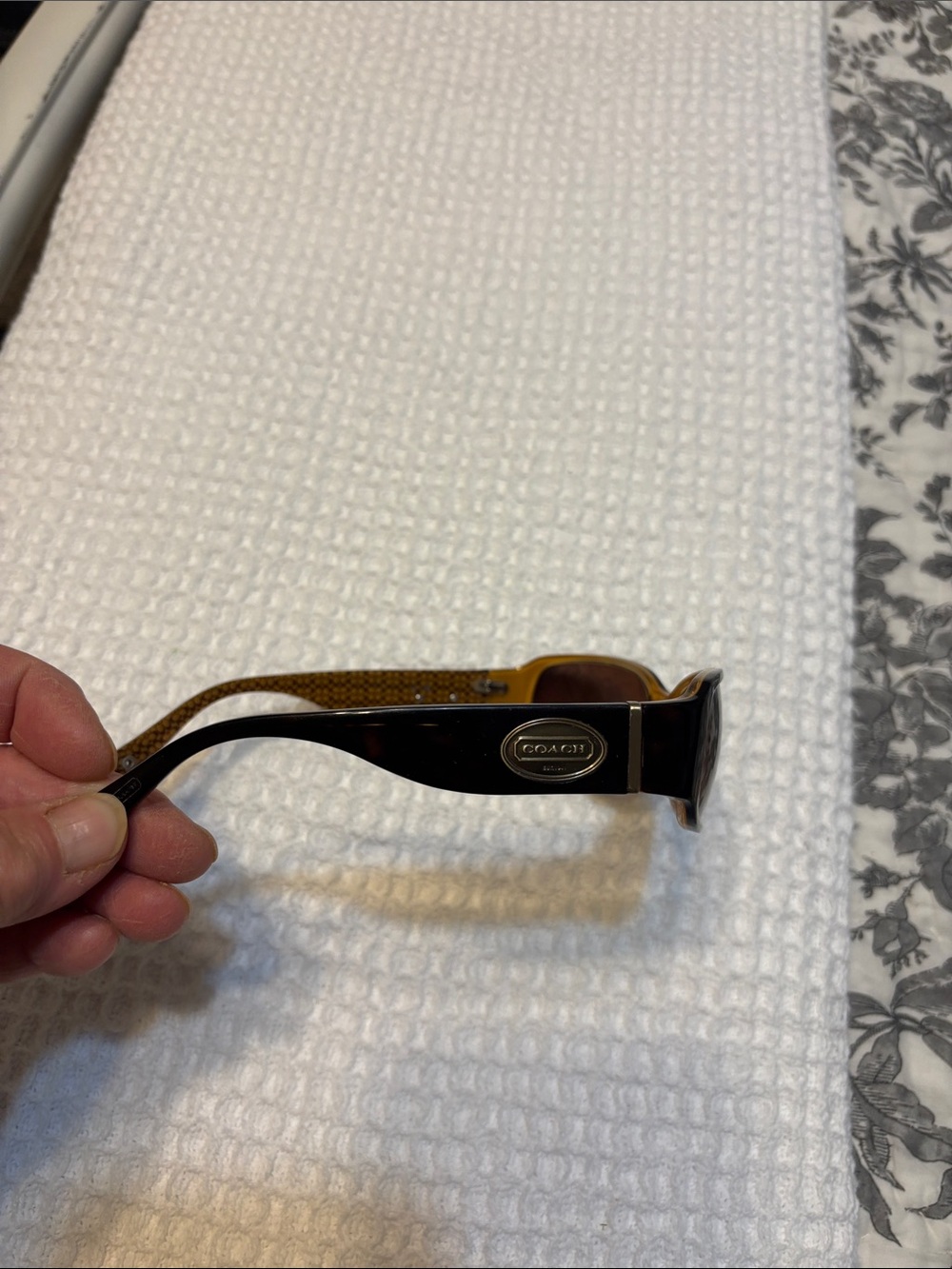 Coach Brown Gradient Women’s Sunglasses with Textured Arms - Picture 3 of 11